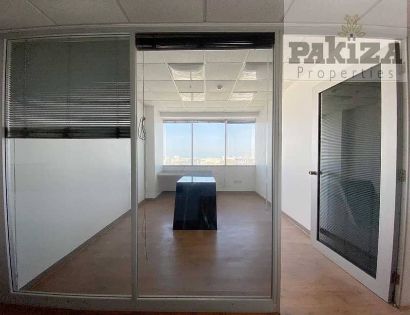10 NEAR METRO|WELL MAINTAINED|CLOSED GLASS PARTITIONS|SPACIOUS FULLY FITTED OFFICE FOR RENT IN SHEIK ZAYED ROAD