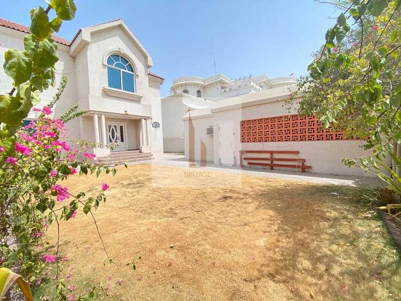 Private Garden | 4BR Include Kitchen Appliances