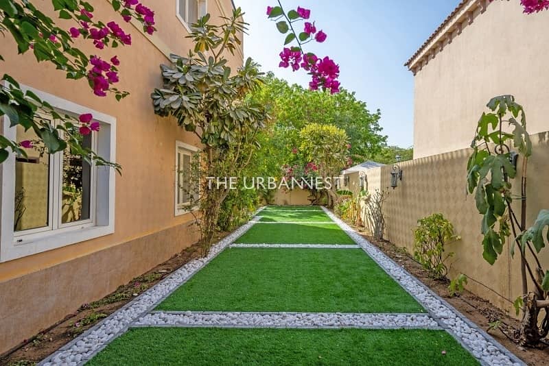 3 Charming Mazaya A1 | Private Pool and Garden