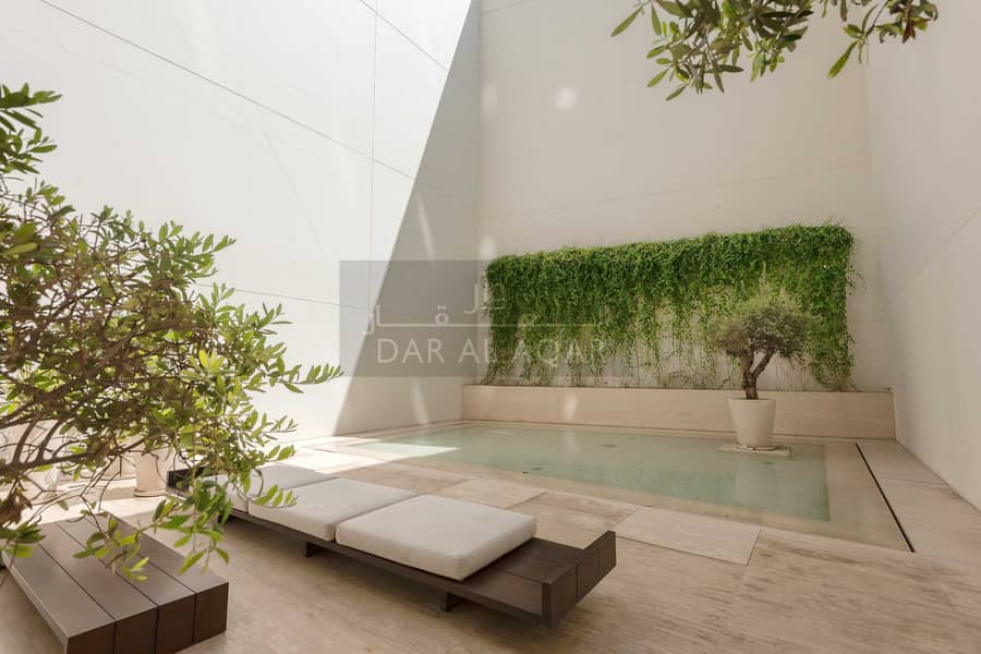 12 Stunning | Full Floor | Unfurnished | Ensuite Baths