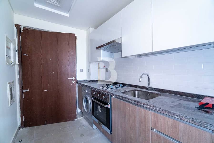 5 BRAND NEW . CHILLER FREE . NEW | WALKABLE TO METRO