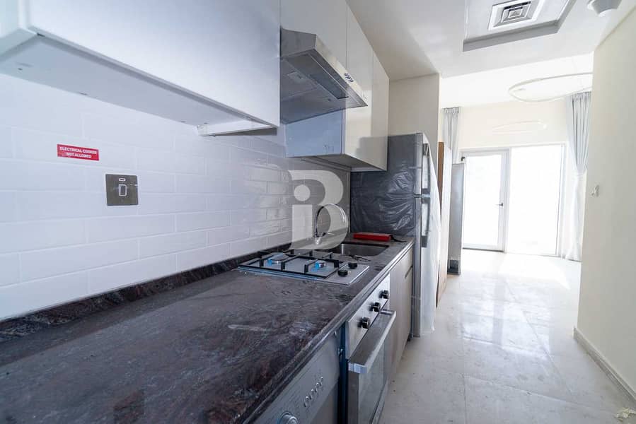 13 BRAND NEW . CHILLER FREE . NEW | WALKABLE TO METRO