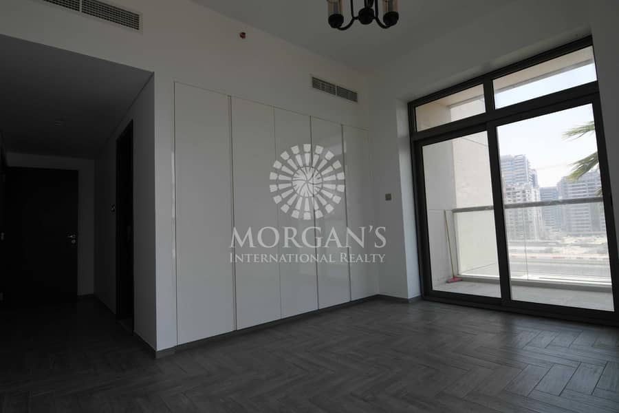 10 Large 2BR | Modern FInishing | Fitted Kitchen