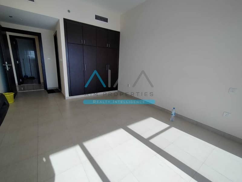 6 Opposite To LULU Mall Chiller Free Grand 1BHK For Sale In Amazing Building