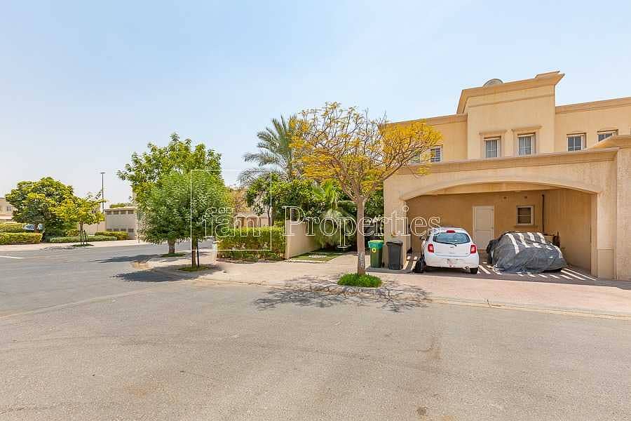Elegantly Upgraded 3Br+Study in The Springs Elegantly Upgraded 3Br+Study in The Springs