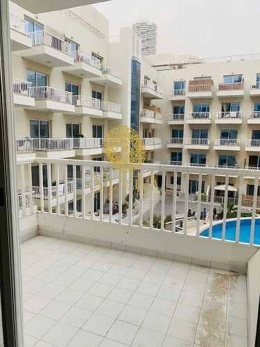 22 Huge 2 bedroom Apartment for rent with pool view