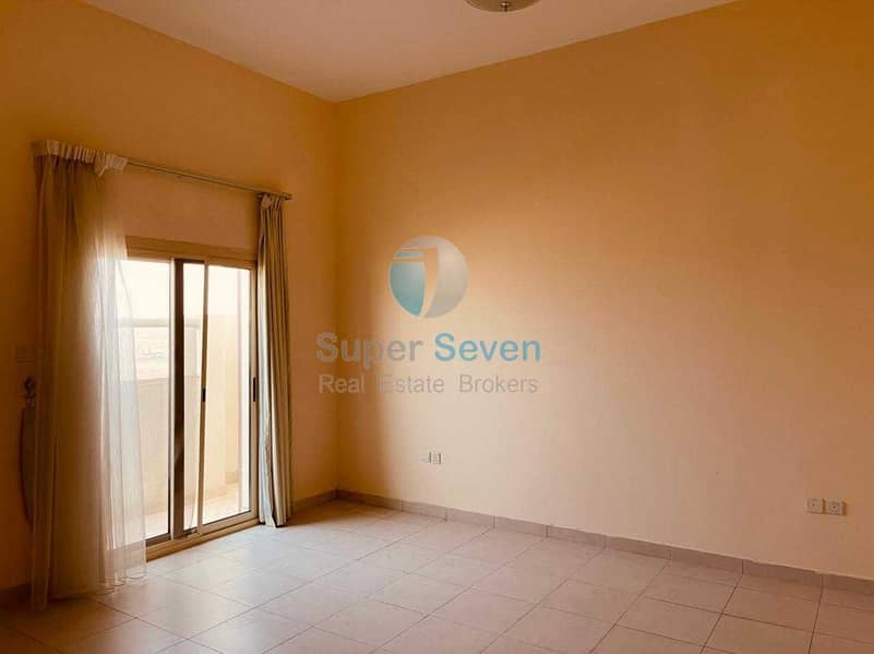 4 Large-4 Bedroom villa for rent Barashi Sharjah