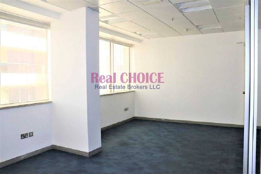 Spacious Fitted Office | Chiller and Water Free Spacious Fitted Office | Chiller and Water Free