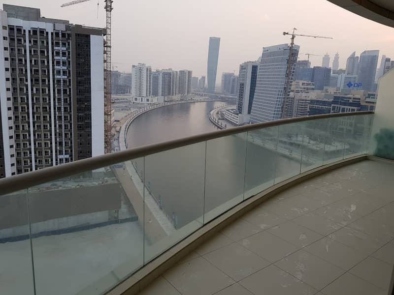4 Large1 Bed | Canal View | Huge Balcony | Mid floor