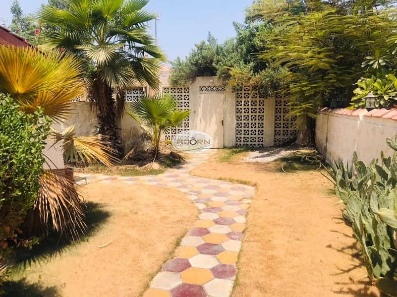 6 Very nice 4 bedroom compound villa with private garden shared pool umm suqiem