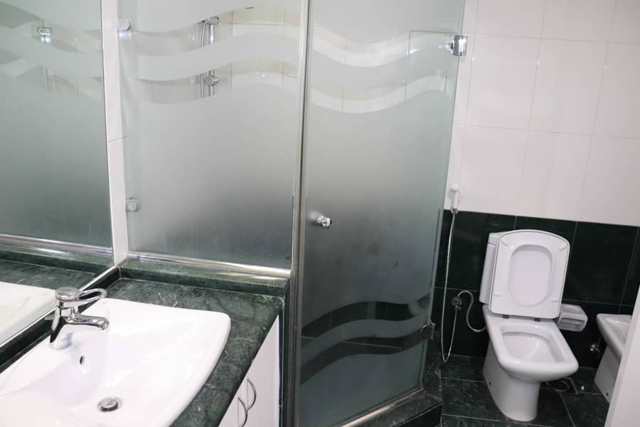 38 Huge 3BR in 4 Cheques|Chiller Free|1 Month Free