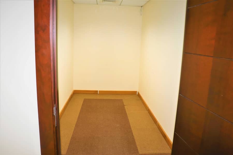 18 Fitted Office with Partitions in Sheikh Zayed Road