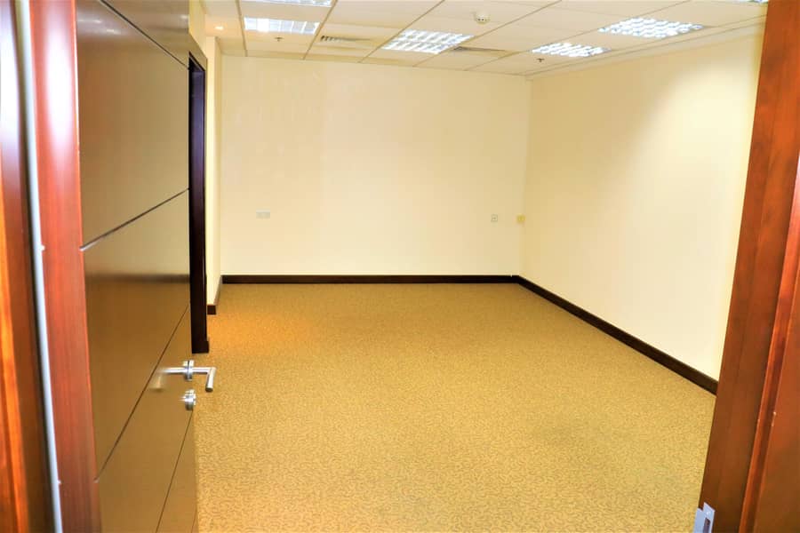 33 Fitted Office with Partitions in Sheikh Zayed Road