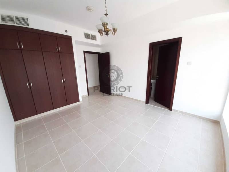 6 Huge 3BR | All En-Suite | Close To Metro | 1 Month Free