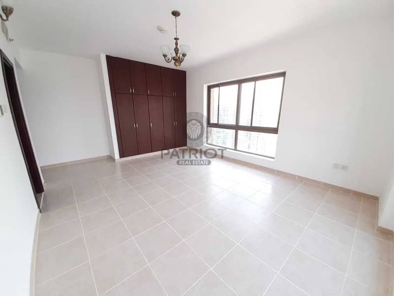 10 Huge 3BR | All En-Suite | Close To Metro | 1 Month Free
