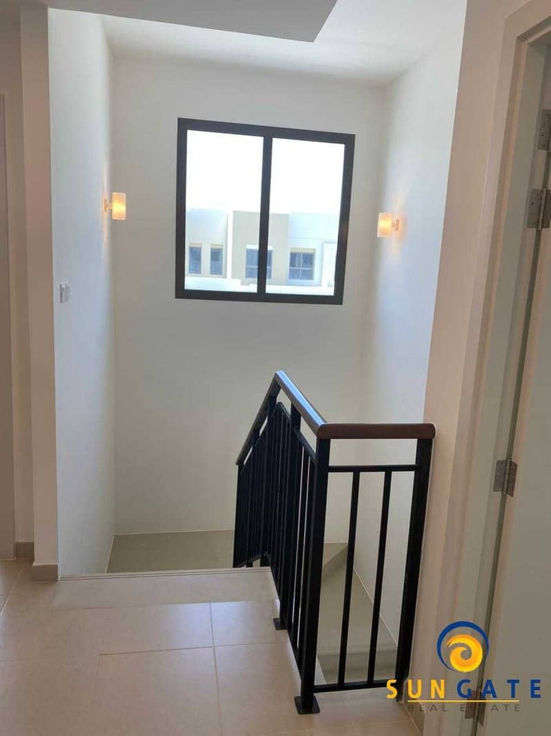 19 pre book now on pool and park Naseem townhouse