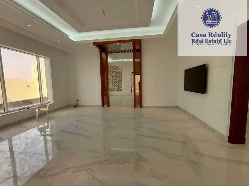 7 Spacious 5 Master BR villa for rent in Al Aweer