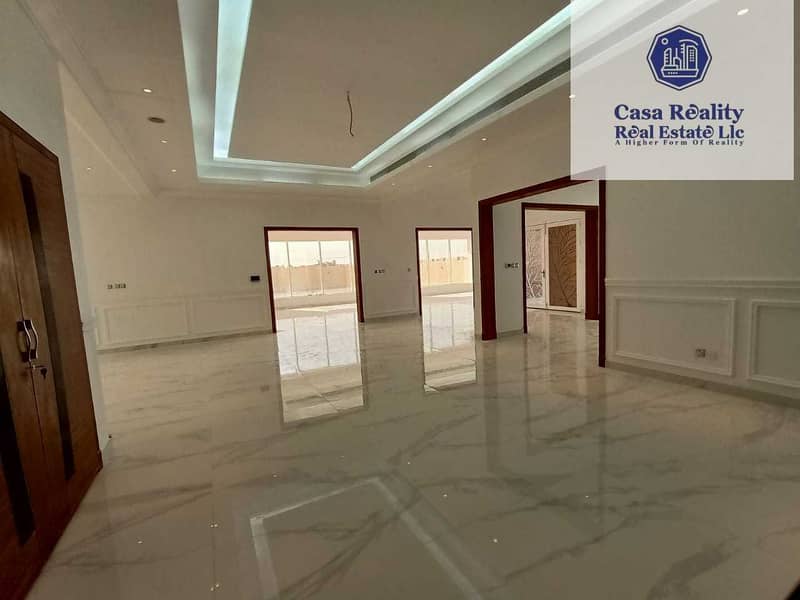 10 Spacious 5 Master BR villa for rent in Al Aweer