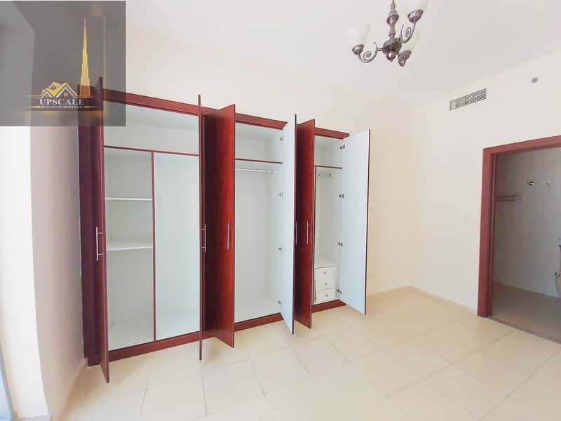 4 SPACIOUS APARTMENT FOR SALE AT INVESTMENT PRICE