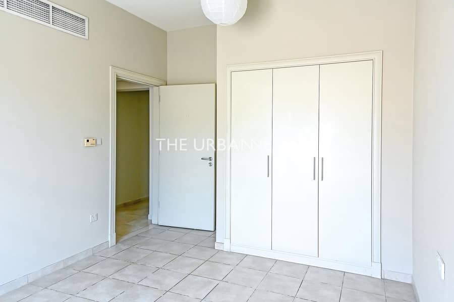 6 Type TH2 | End Unit | Great Location | Oliva