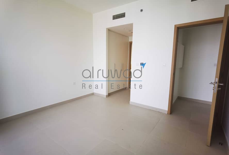 4 Top Floor 1BR Apartment with Boulevard View
