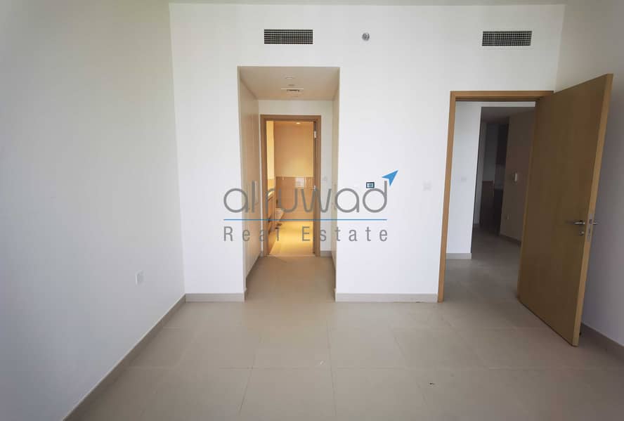 5 Top Floor 1BR Apartment with Boulevard View