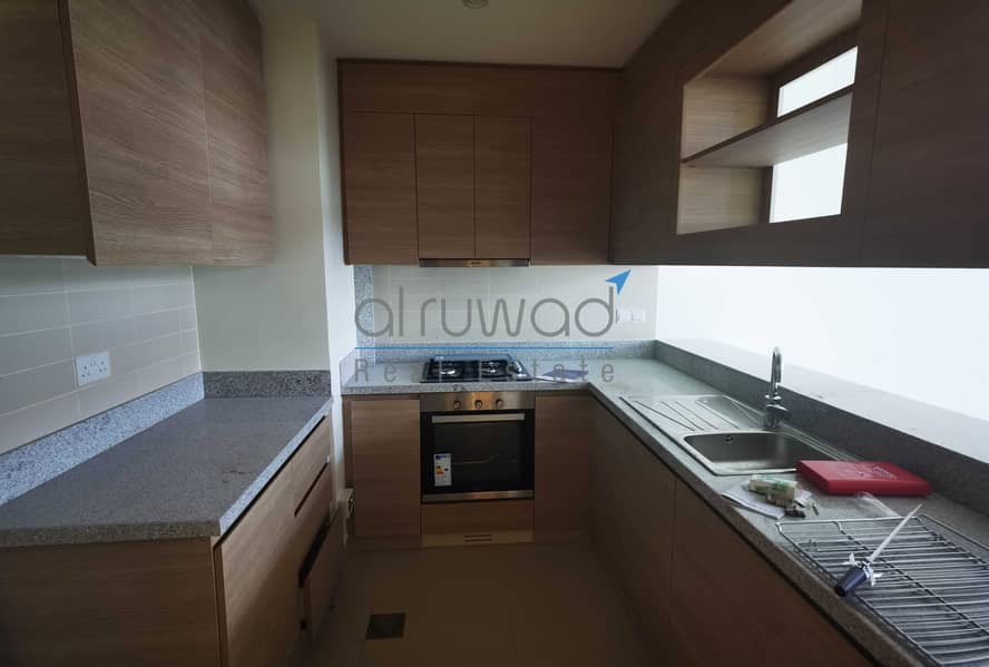 6 Top Floor 1BR Apartment with Boulevard View