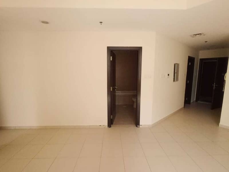 28K PAY 4 CHQ !!!LARGE  ONE BEDROOM WITH LARGE BALCONY + LUNDRY ROOM  AVAILABLE FOR RENT MAZAYA Q POINT LIWAN  DUBAI
