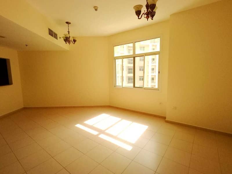 7 28K PAY 4 CHQ !!!LARGE  ONE BEDROOM WITH LARGE BALCONY + LUNDRY ROOM  AVAILABLE FOR RENT MAZAYA Q POINT LIWAN  DUBAI