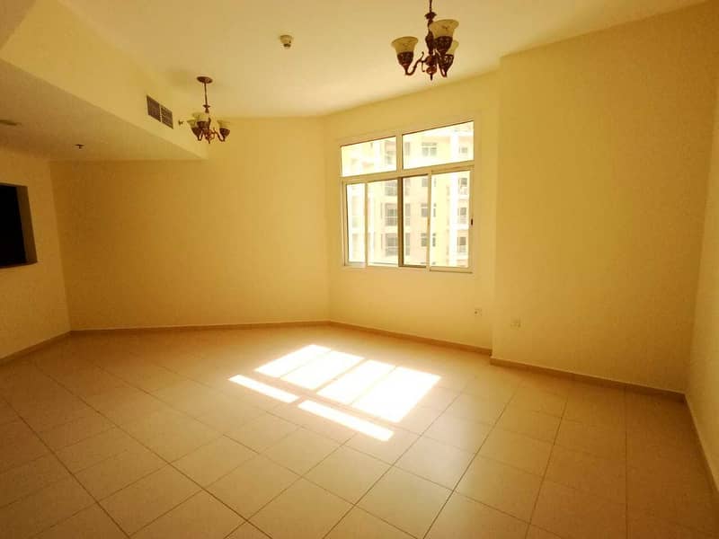 13 28K PAY 4 CHQ !!!LARGE  ONE BEDROOM WITH LARGE BALCONY + LUNDRY ROOM  AVAILABLE FOR RENT MAZAYA Q POINT LIWAN  DUBAI