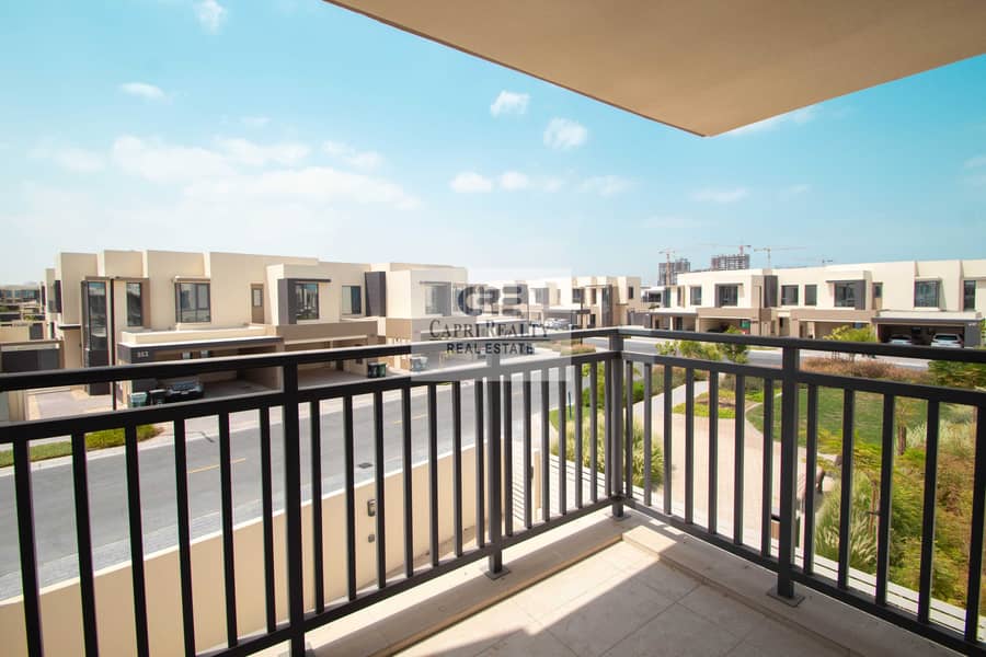 Maple 2| 4 Bedrooms | Corner unit | Close to Pool and Park