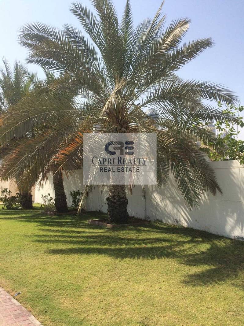 12 Huge Villa | Garden View| GCC only | Al Wasl