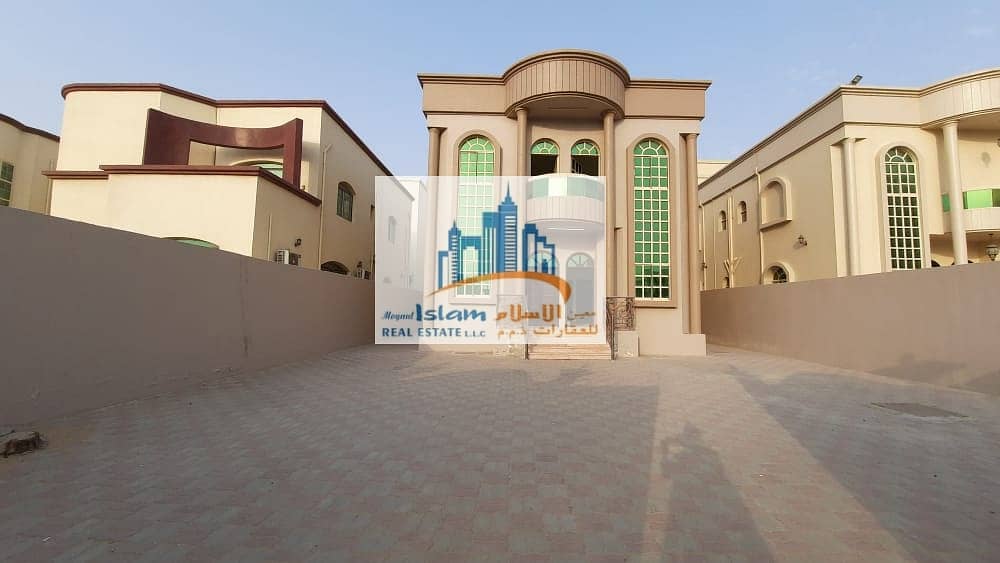 HUGE VILLA 5 BEDROOMS HALL MAJLIS BEAUTIFUL SPACIOUS