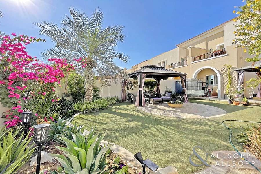 Extended | Upgraded | 3 Beds + 3 En-Suite Extended | Upgraded | 3 Beds + 3 En-Suite