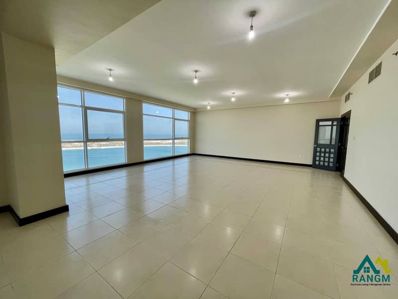 3 Bright and Spacious 3bedroom apartment with balcony in corniche SEA VIEW