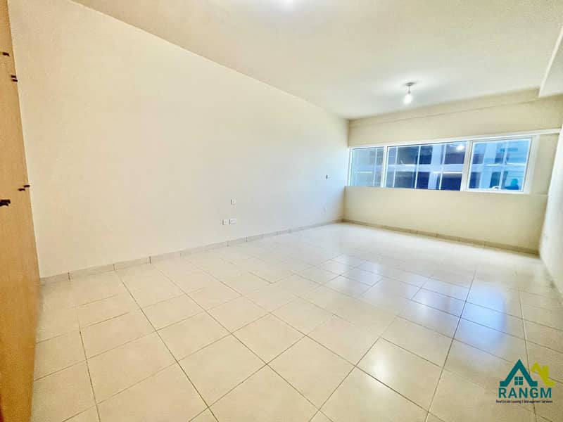 19 Bright and Spacious 3bedroom apartment with balcony in corniche SEA VIEW