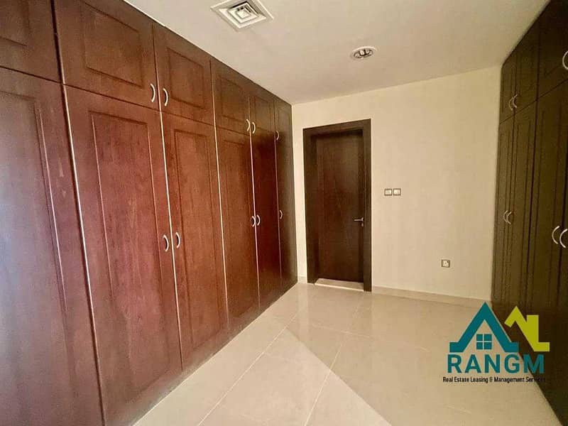 19 HUGE 4 Master Br+Maid | 2 CAR PARKING | Balcony | Full Facilities