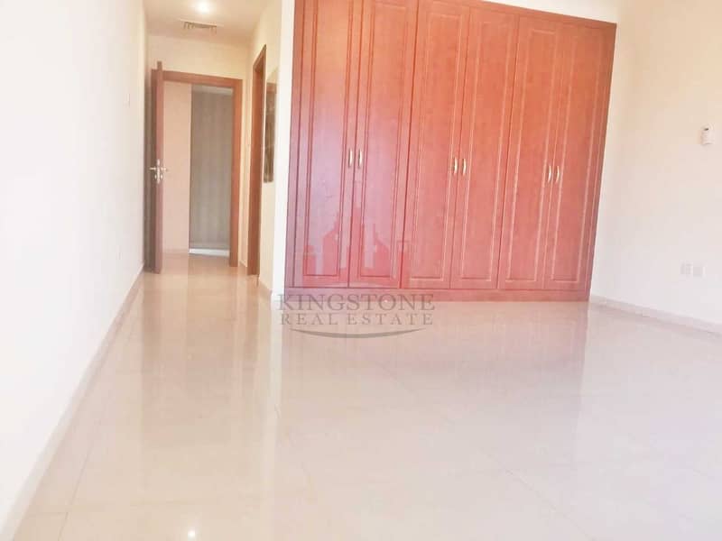 6 Large 3 bhk+en-Suites apt. for rent