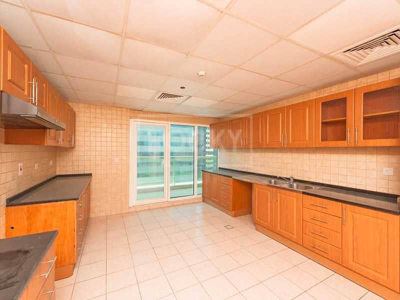 4 Spacious | High Floor | 2-Bed | Lake View