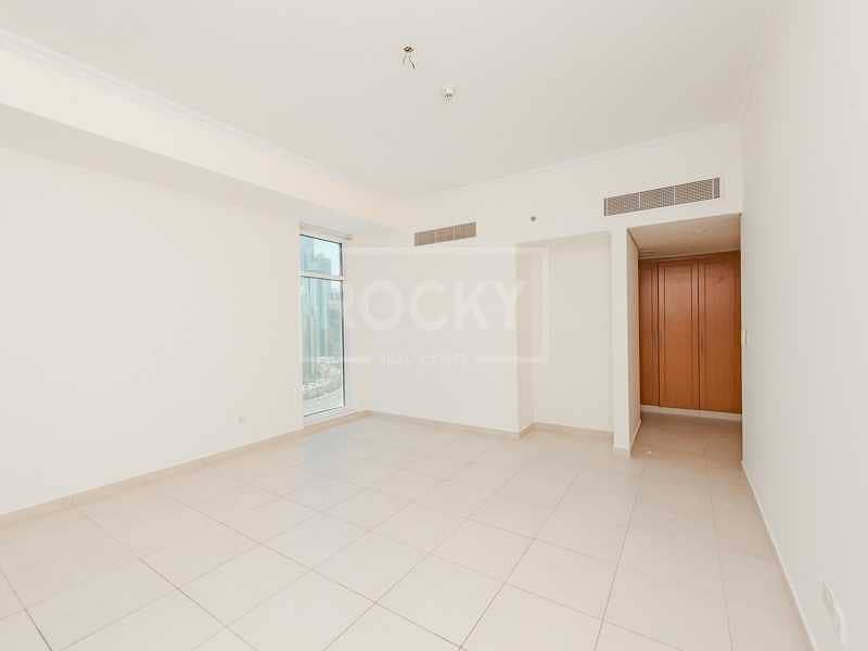 6 Spacious | High Floor | 2-Bed | Lake View