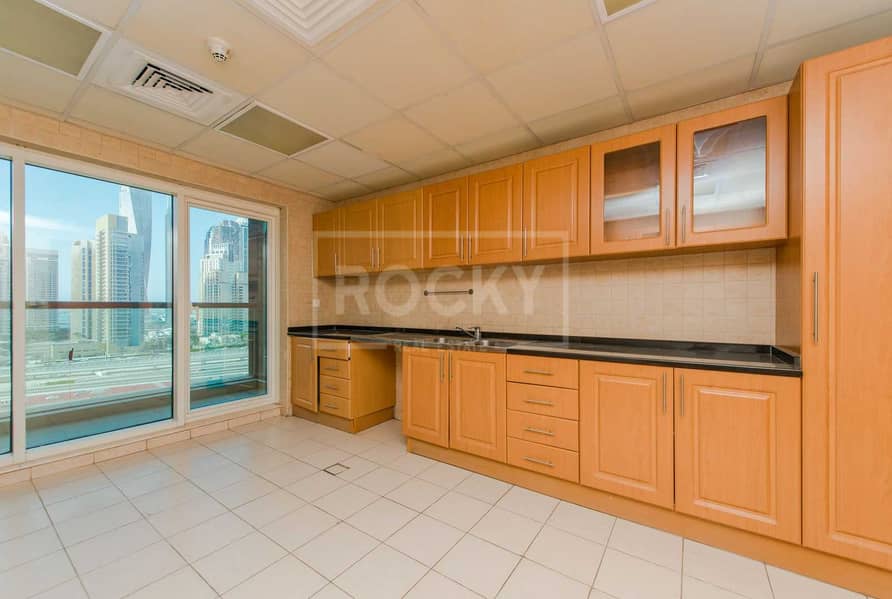6 Marina View | 2-Bed | Plus Maids and Laundry