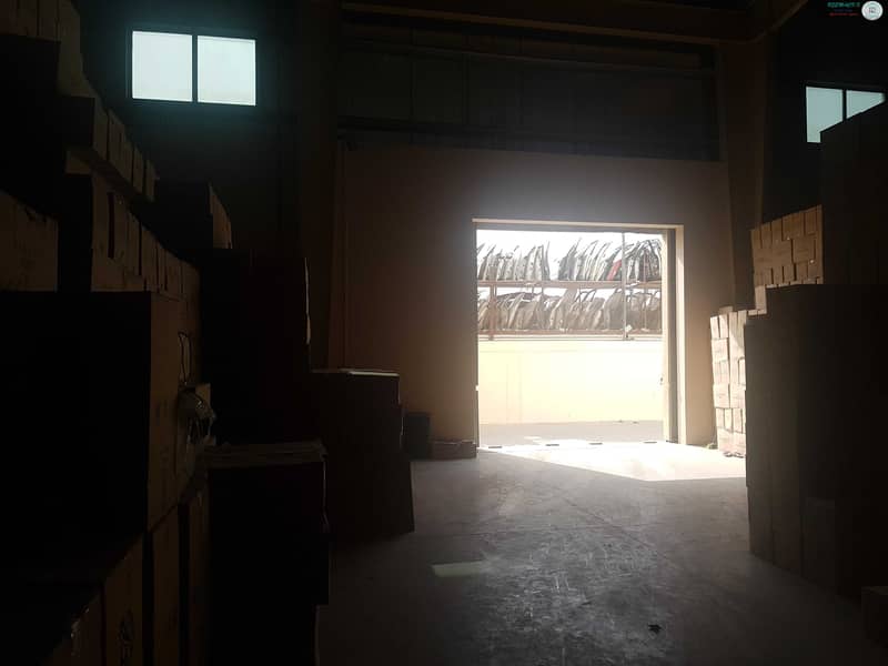 9 000 Warehouse with Electrciity and Water Main Road for Sale 6.9 Million