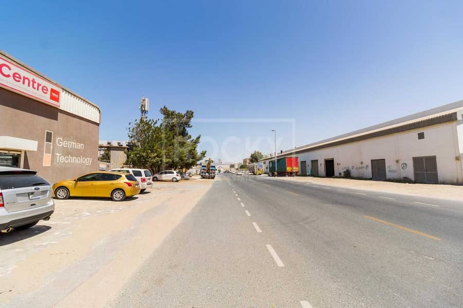 21 5 Warehouses| Storage| Vacant| Al Quoz 1