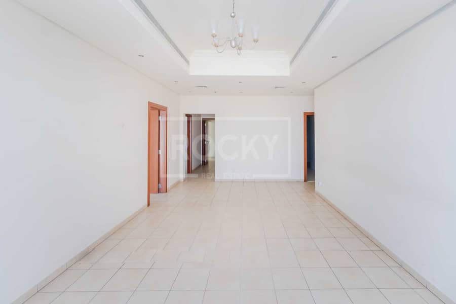 3 Chiller Free | Spacious | 3-Bed | Burj Khalifa View