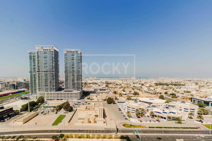 16 Chiller Free | Spacious | 3-Bed | Burj Khalifa View