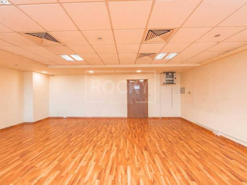 6 Fitted Office | Free Chiller and Dewa | Close to Metro
