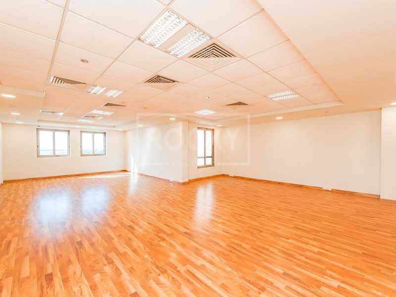 8 Fitted Office | Free Chiller and Dewa | Close to Metro