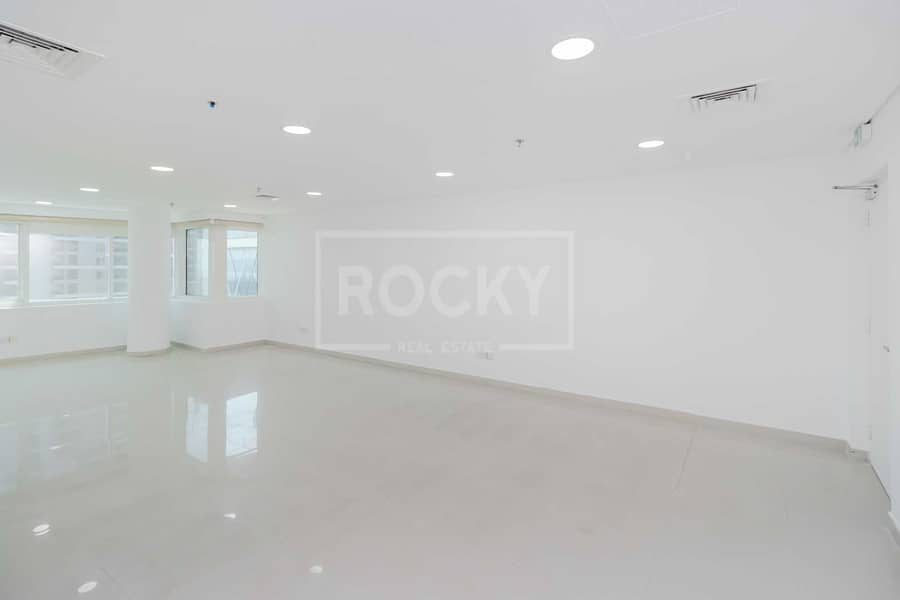 4 Spacious Fitted Office | Open Layout | Close to Metro | DMCC