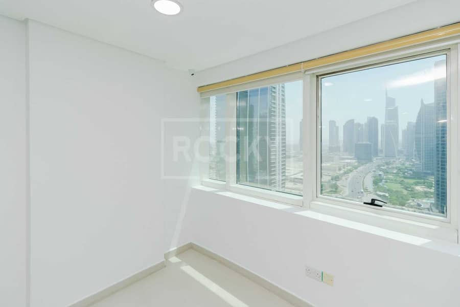 7 Spacious Fitted Office | Open Layout | Close to Metro | DMCC