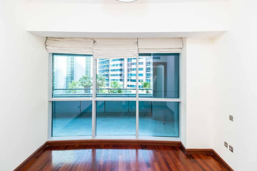 8 1-Bed | Road View | The Waves Tower A